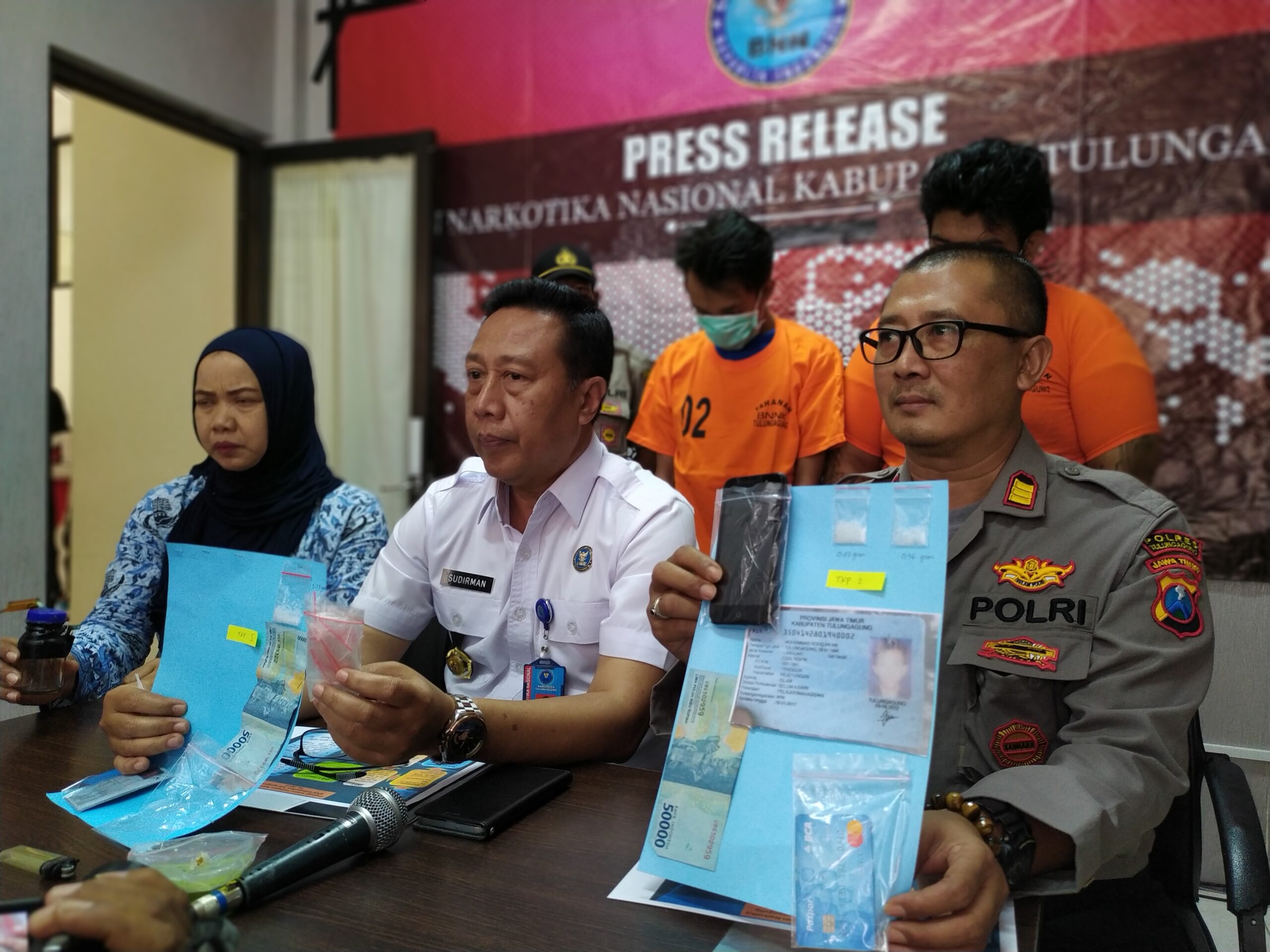 BNN Kabupaten Tulungagung Rilis Penangkapan Dua Pemuda Pengedar Sabu