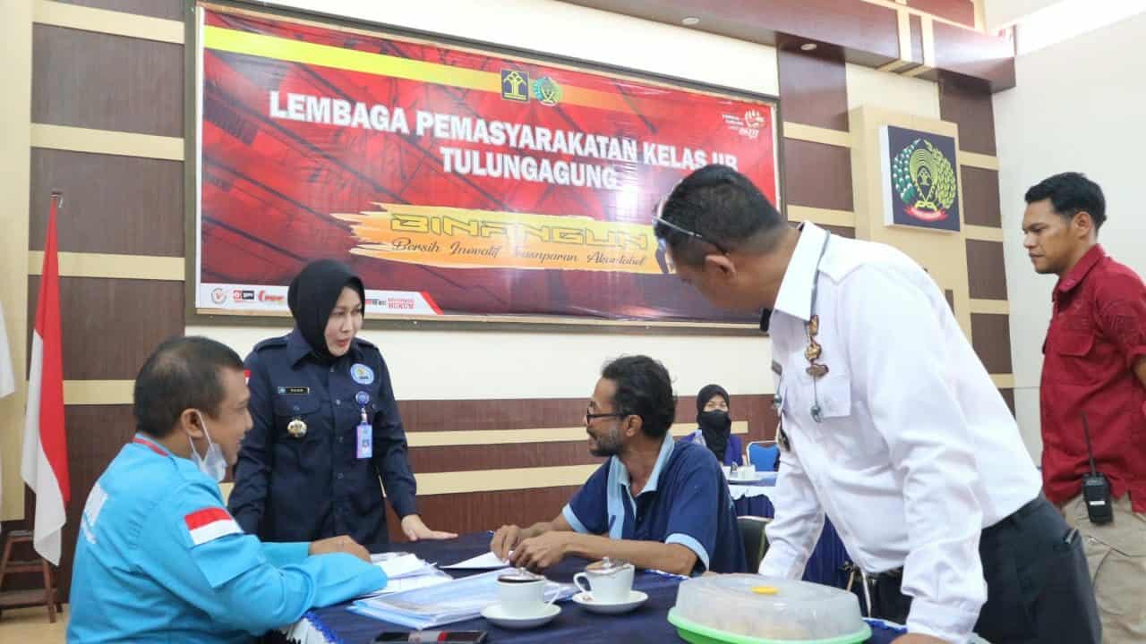 Tindaklanjuti PKS, BNNK dan Lapas Tulungagung Gencarkan Penggeledahan dan Penjagaan Pos Pantau Tindaklanjuti Perjanjian Kerja Sama, BNNK dan Lapas Kelas IIB Tulungagung Gencarkan Penggeledahan dan Penjagaan Pos Pantau