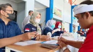 Puluhan Awak Bus Terminal Tulungagung Jalani Ramp Check dan Tes Urine Jelang Nataru Puluhan Awak Bus Terminal Tulungagung Jalani Ramp Check dan Tes Urine Jelang Nataru