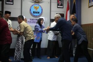 Menyulam Spirit, Menguatkan Komitmen : Pembinaan Rohani Mental dan Halal Bi Halal BNNK Tulungagung